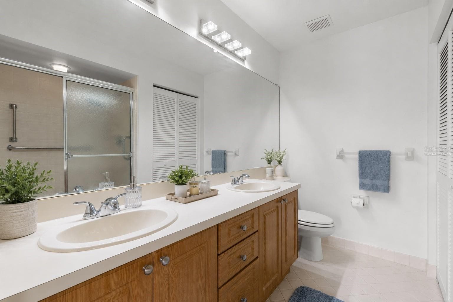 Virtually staged - 1801 E LAKE RD #19D, PALM HARBOR