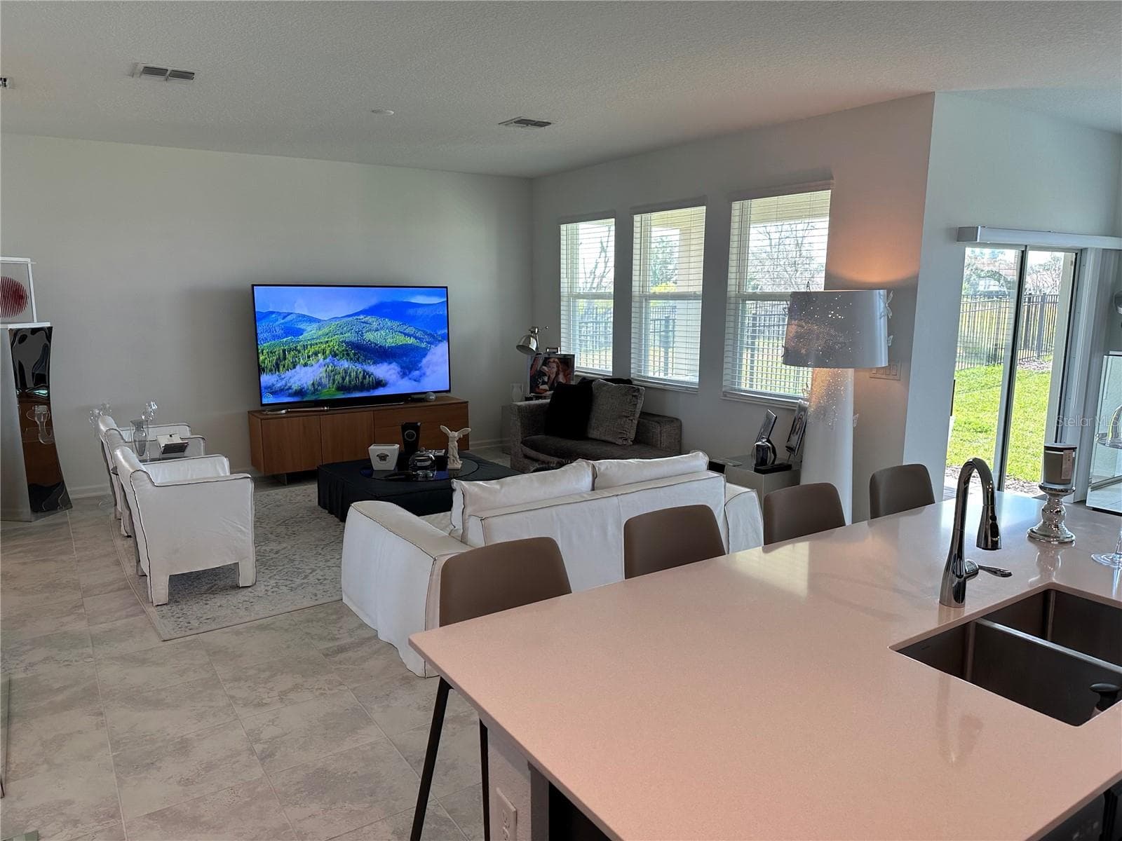 Living 2 - 8946 FLUFFY LIE CT, DAVENPORT