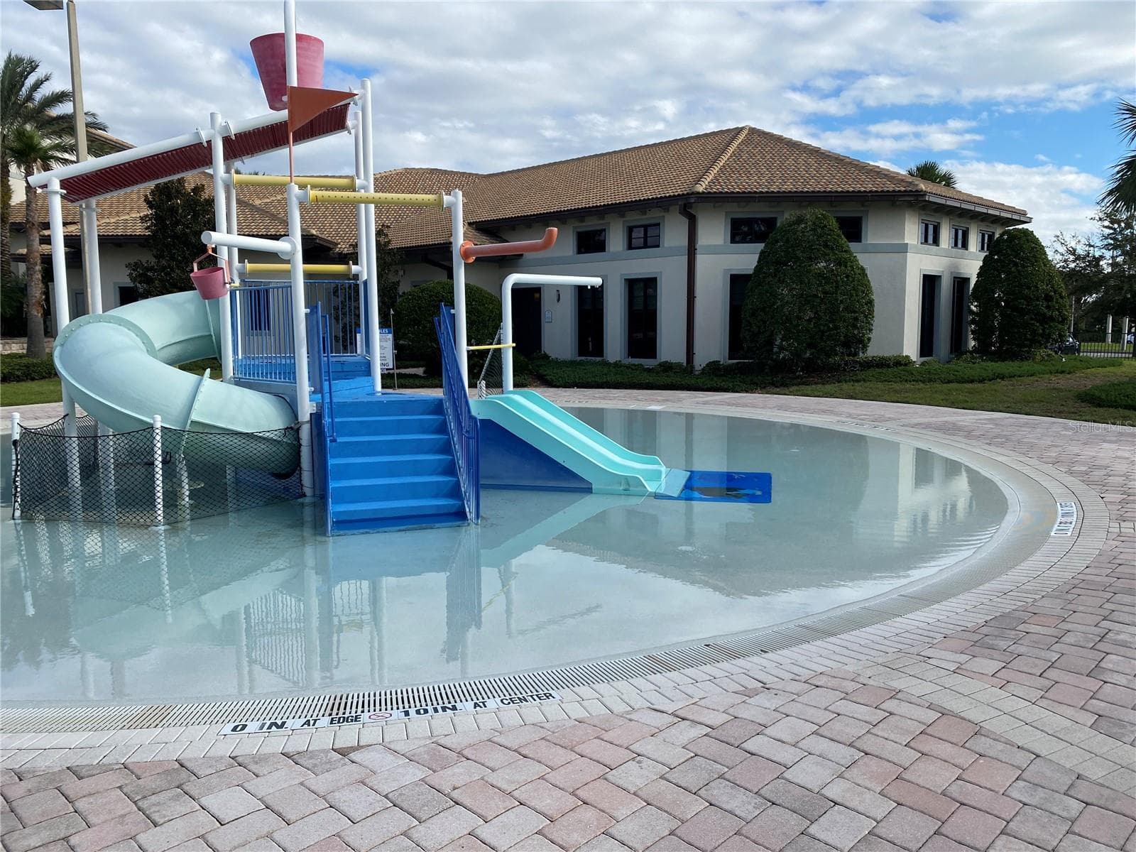 Oasis kiddie pool - 8946 FLUFFY LIE CT, DAVENPORT