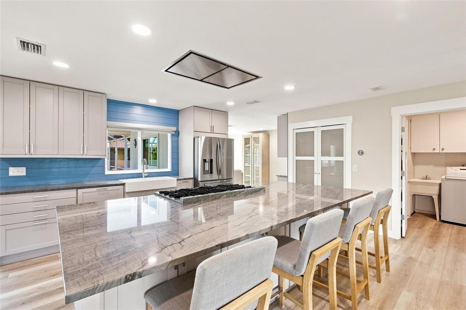 Kitchen (range vent, seating for 4, oversized island) - 302 DEGAS DR, NOKOMIS