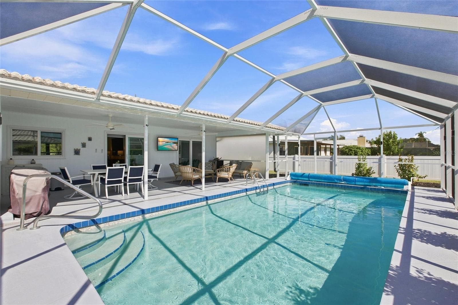Screened lanai with pool - 302 DEGAS DR, NOKOMIS