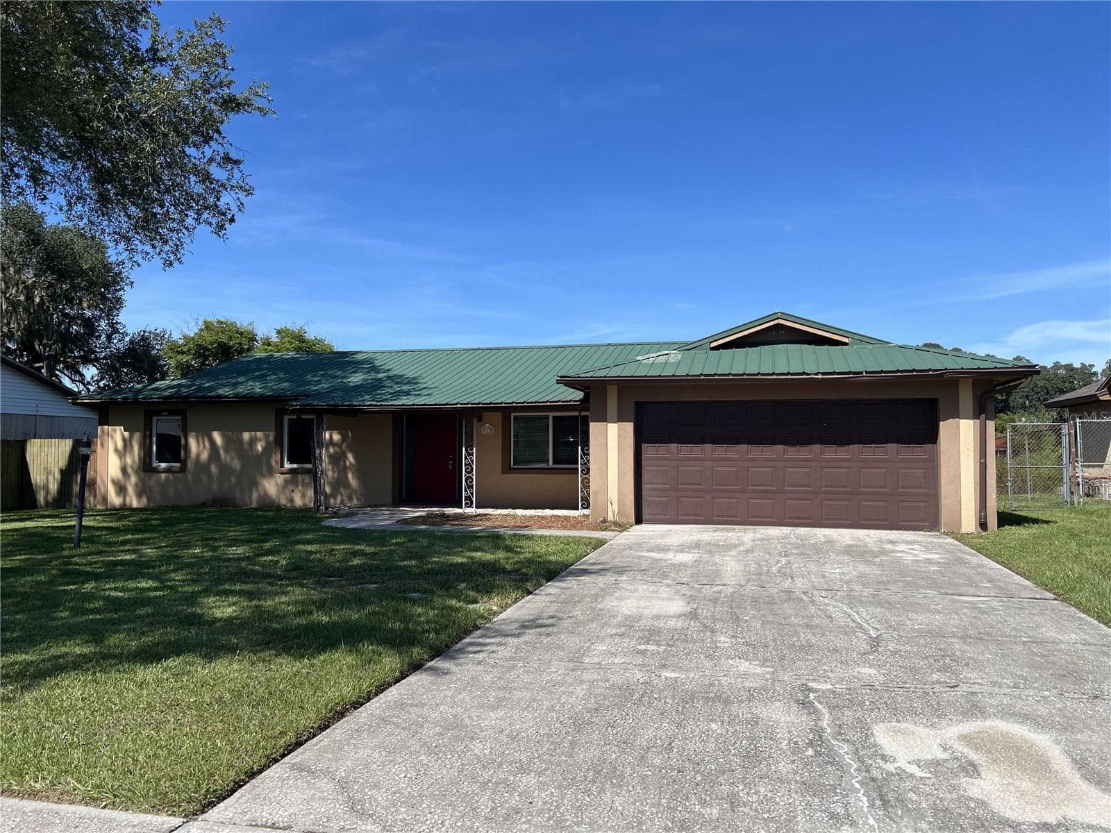 912 SHANGRI LA DR