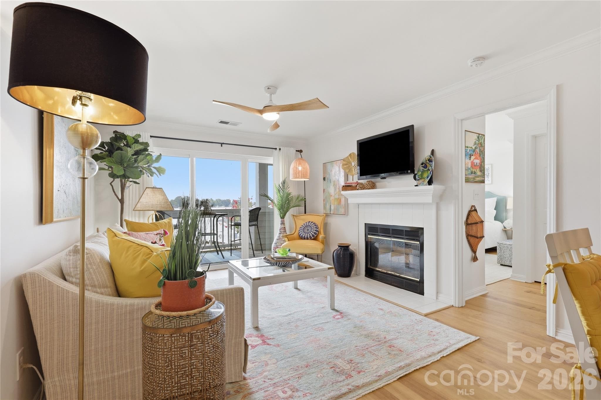 Comfortable living space designed for relaxing and entertaining. - 932 Southwest Drive, Davidson