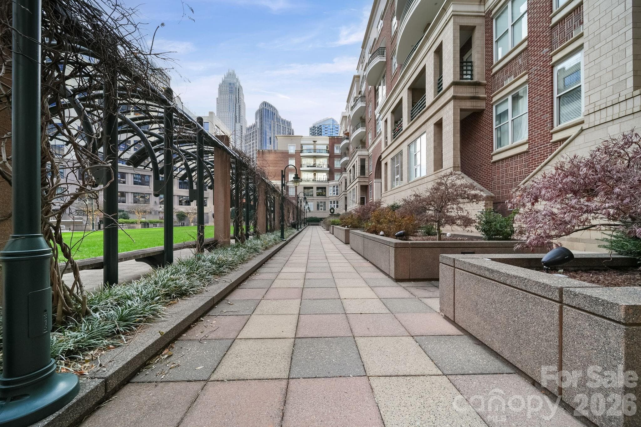 Courtyard2 - 400 N Church Street, Charlotte
