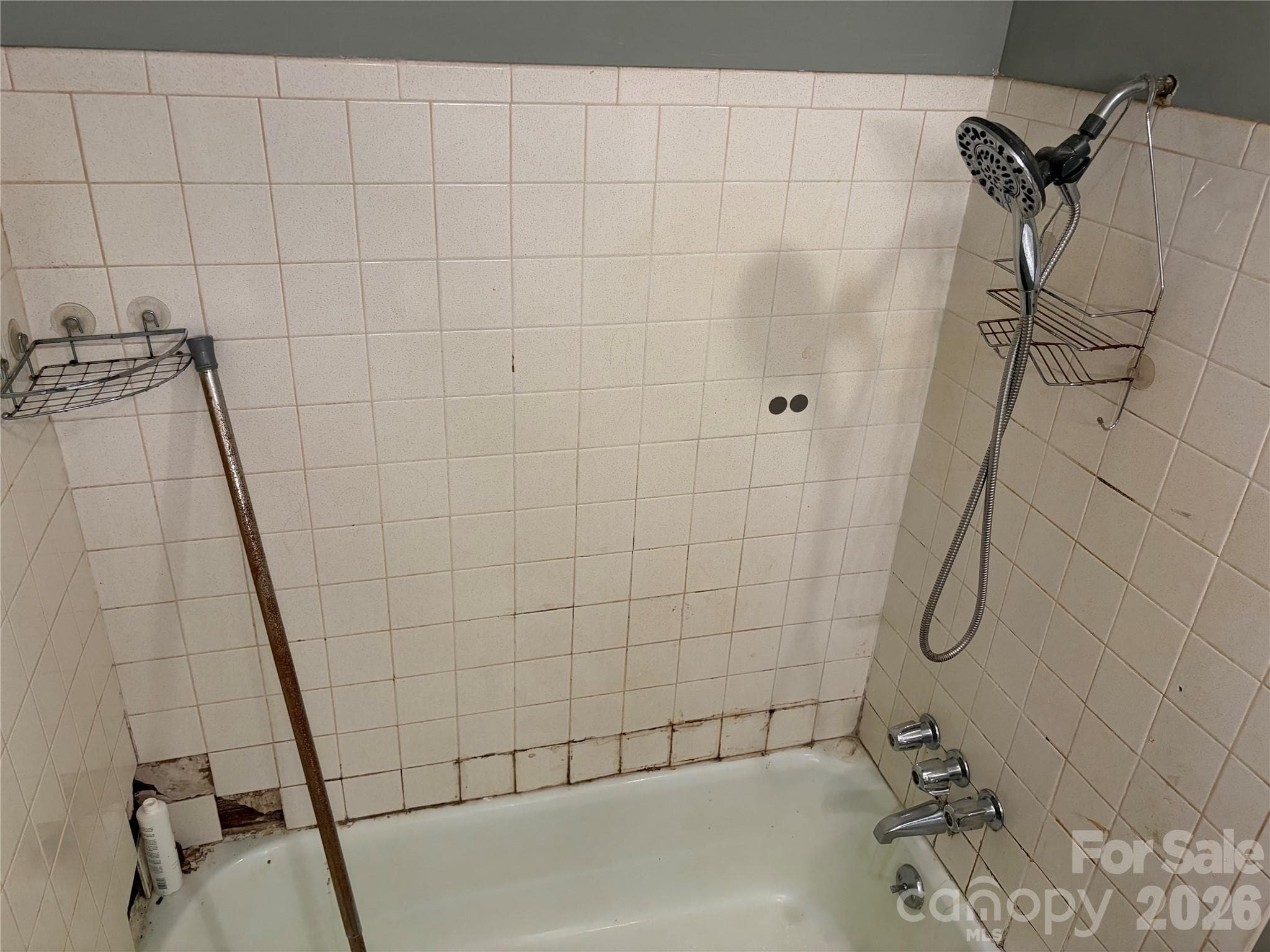 Single Family Residence at 318 Shady Lane, Norwood, photo 6 of 13