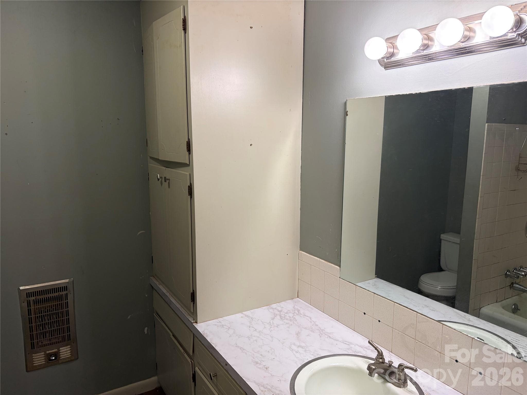 Single Family Residence at 318 Shady Lane, Norwood, photo 8 of 13