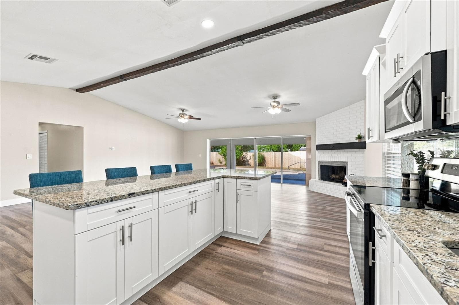 Large breakfast bar feeds a crew! - 3276 FOX HILL DR, CLEARWATER