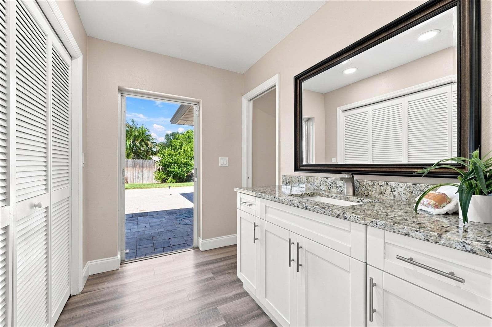 Access to pool from the primary bathroom - 3276 FOX HILL DR, CLEARWATER