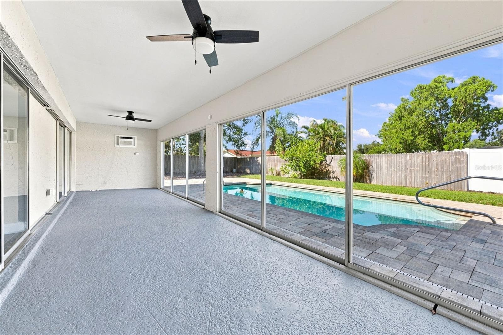 Large enclosed Lanai can be air conditioned - 3276 FOX HILL DR, CLEARWATER