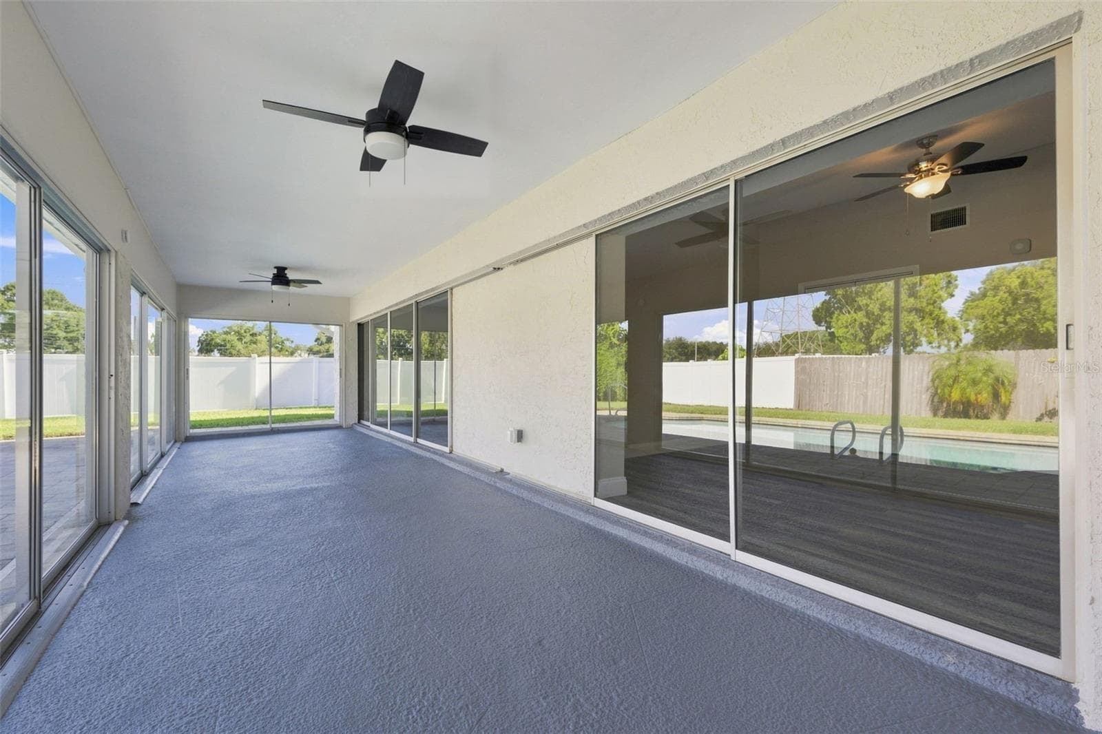 Ready for entertaining - 3276 FOX HILL DR, CLEARWATER