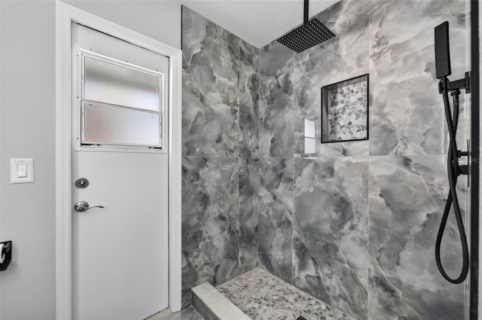 Updated Tile, Fixtures and stone tile flooring. - 401 N 1ST ST, LAKE MARY