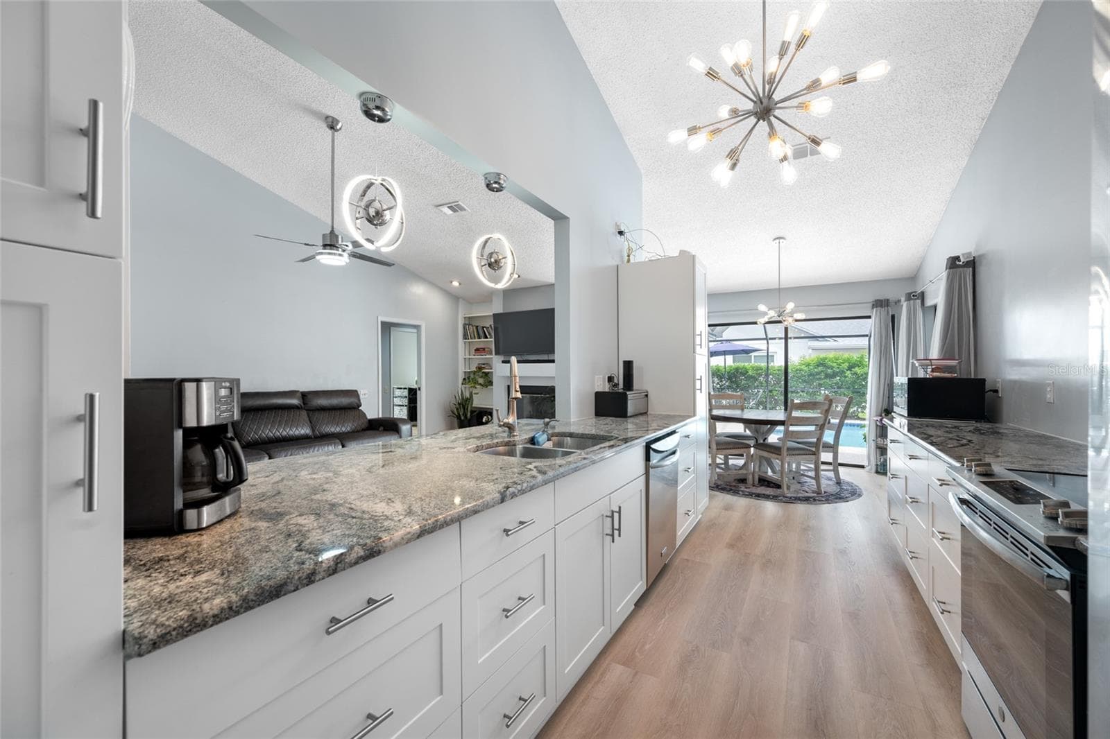 Kitchen - 3225 HEARTHSTONE CT, HOLIDAY