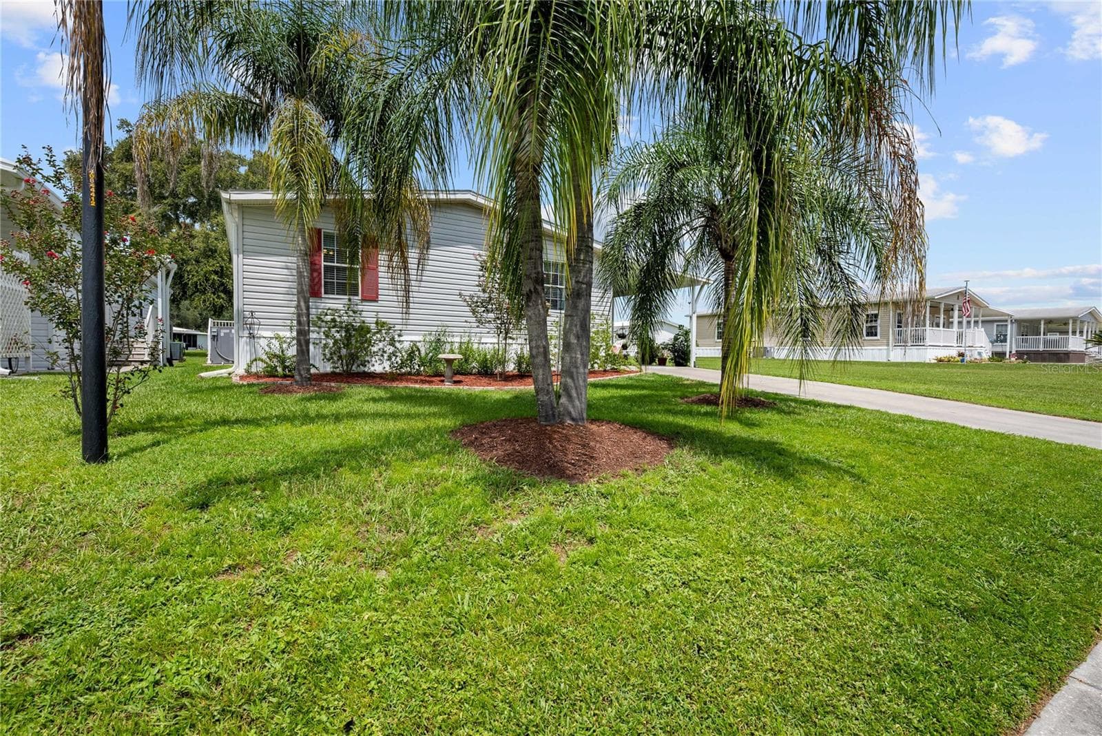 Manufactured Home at 38417 MONET DR, ZEPHYRHILLS, photo 4 of 53