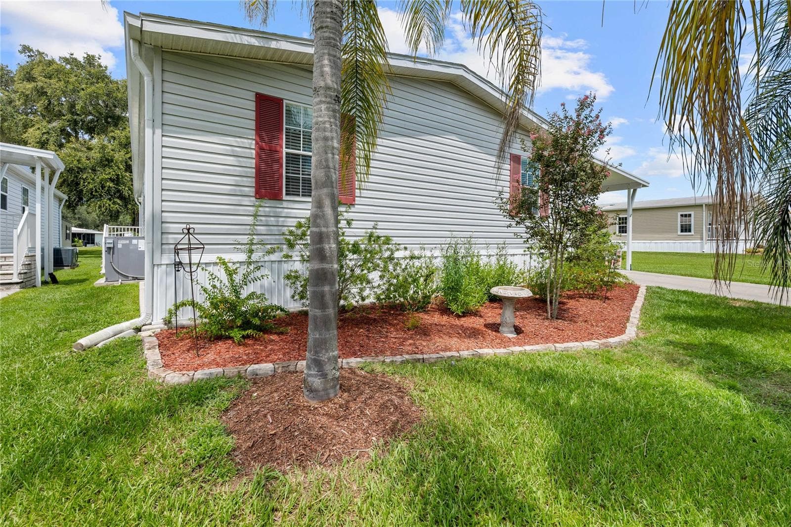 Manufactured Home at 38417 MONET DR, ZEPHYRHILLS, photo 5 of 53