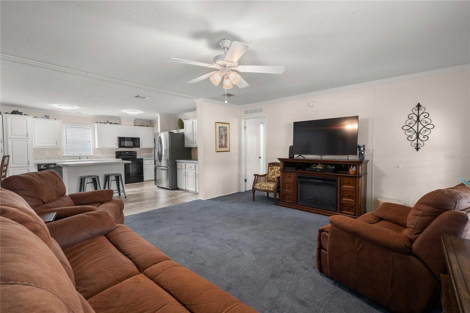Manufactured Home at 38417 MONET DR, ZEPHYRHILLS, photo 19 of 53