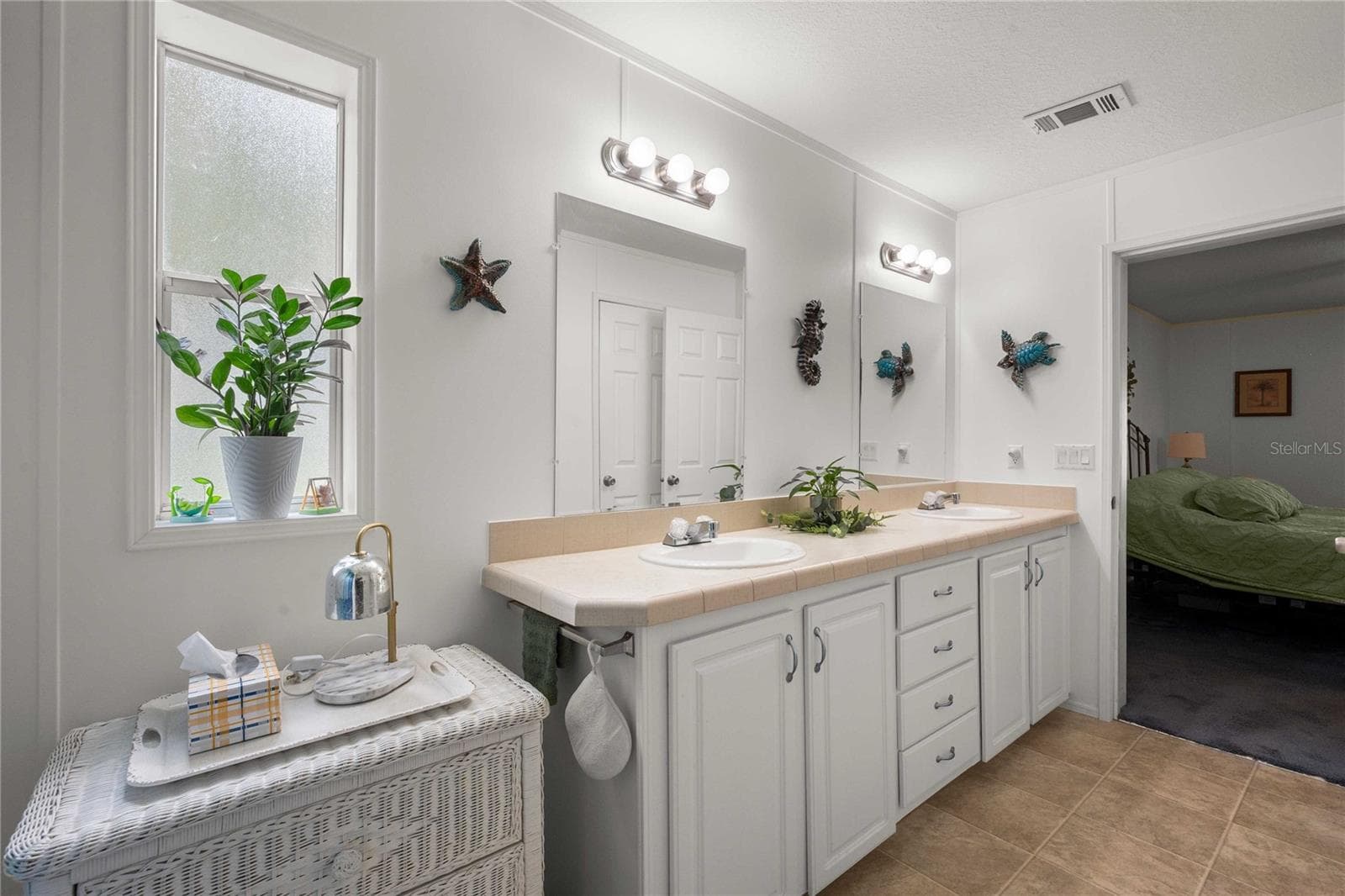 Manufactured Home at 38417 MONET DR, ZEPHYRHILLS, photo 26 of 53