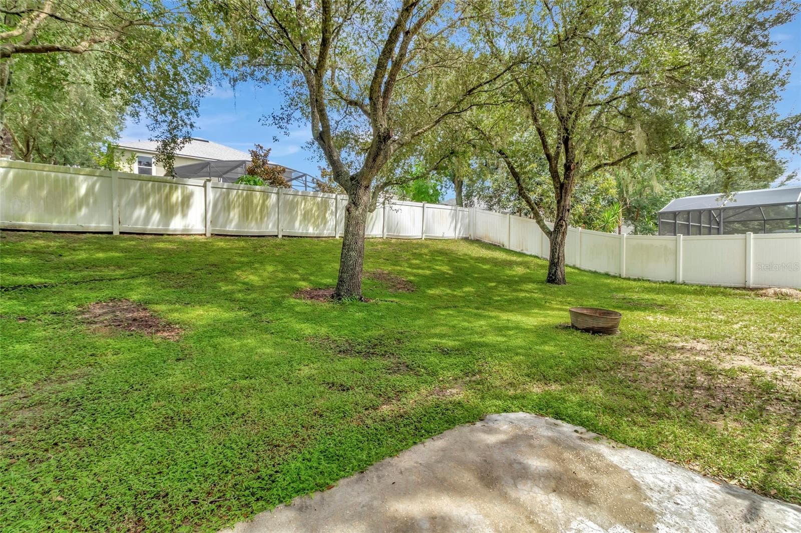 Backyard - 216 TRES REYES LN, GROVELAND