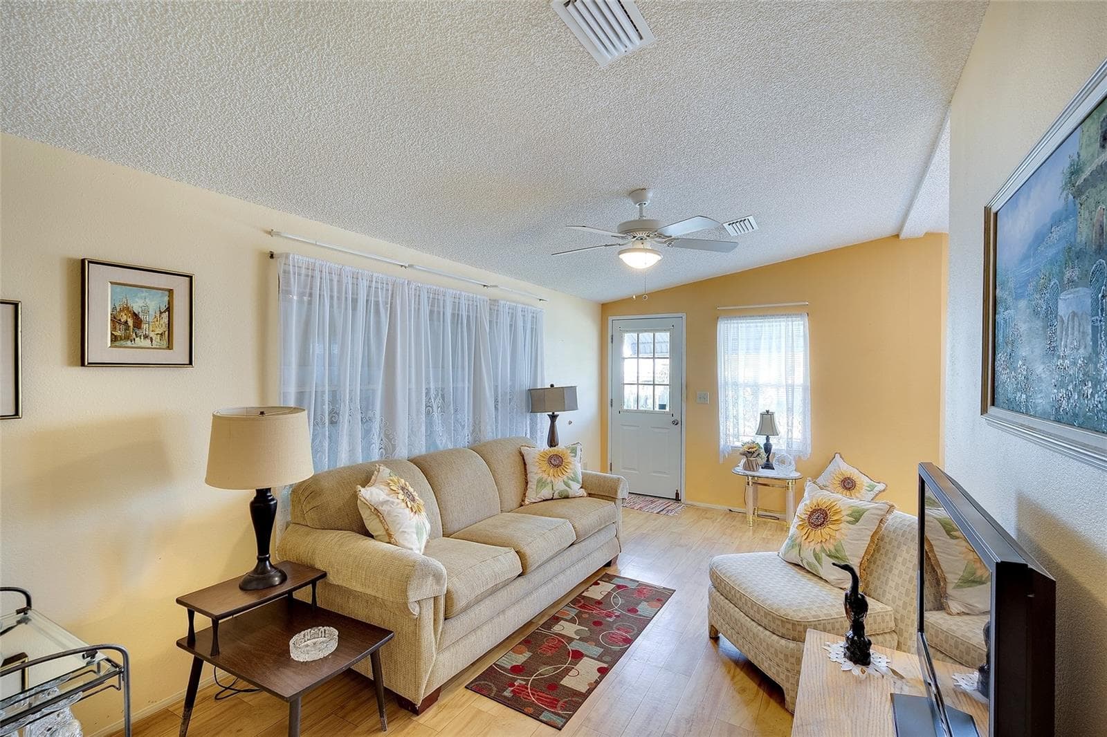 greatroom design - 2062 CHAMPION ST, SARASOTA
