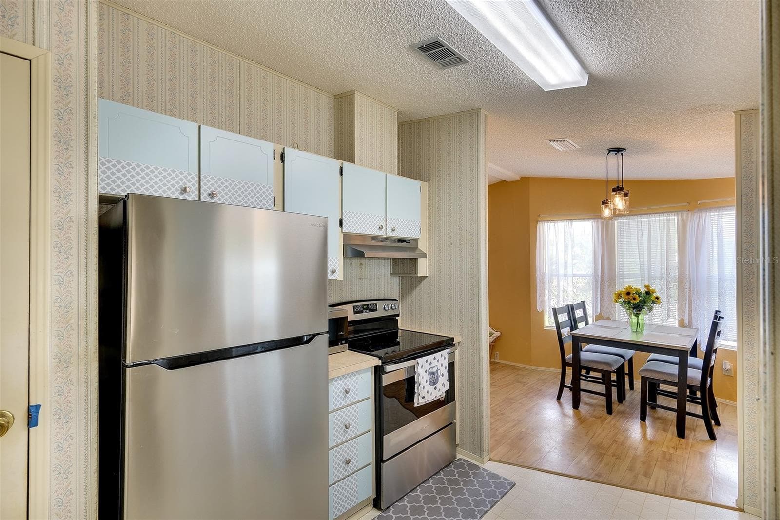 stainless appliances - 2062 CHAMPION ST, SARASOTA