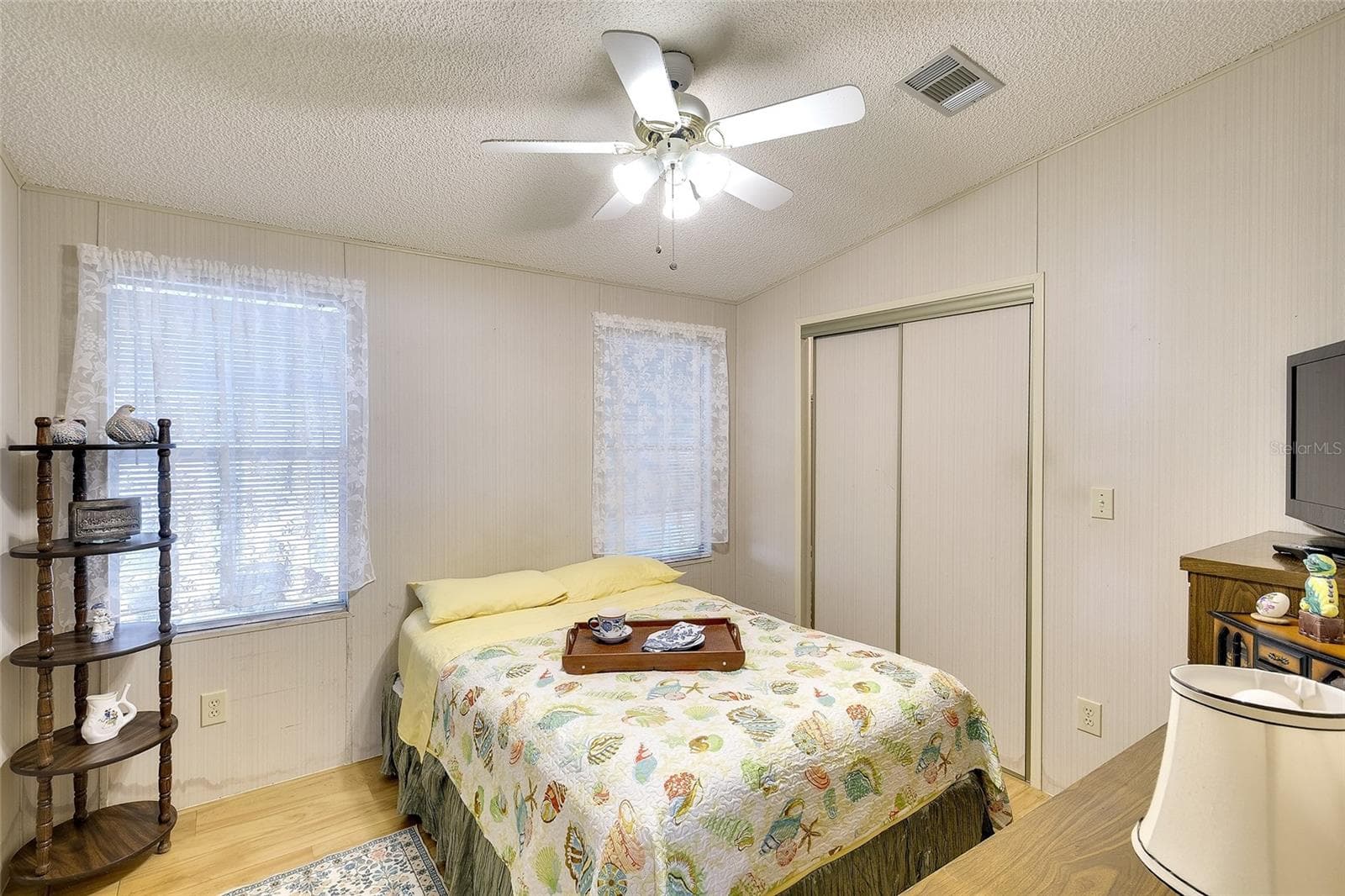 Manufactured Home at 2062 CHAMPION ST, SARASOTA, photo 13 of 36