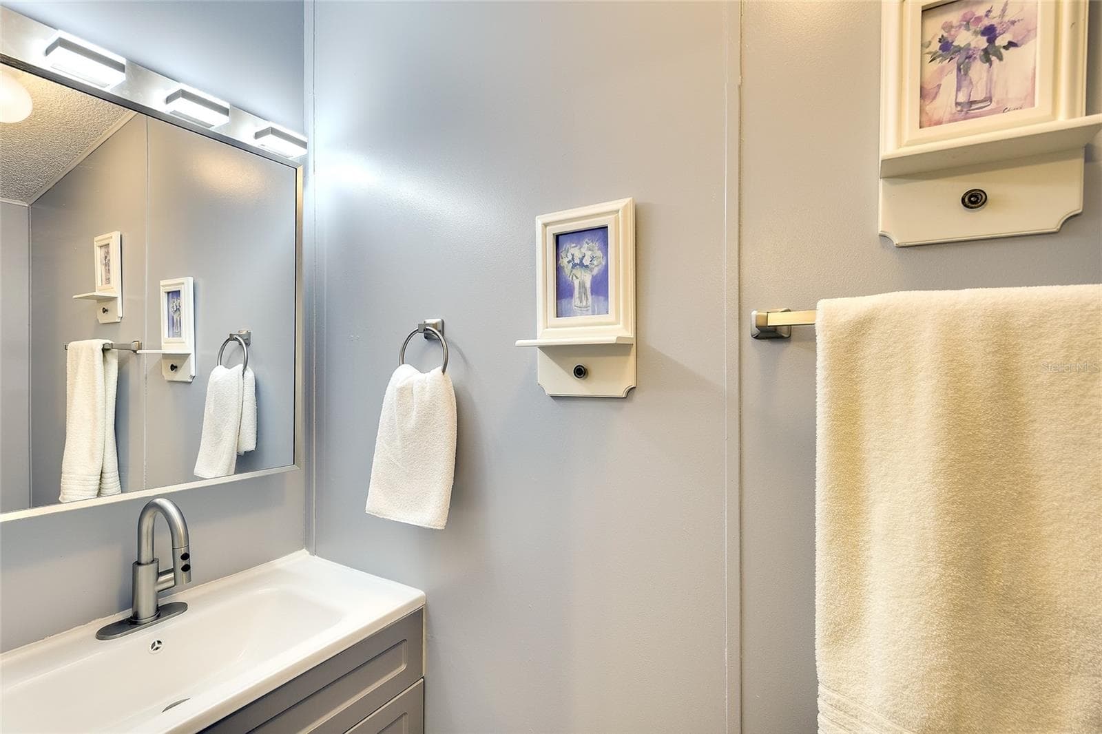 1/2 bath newly updated - 2062 CHAMPION ST, SARASOTA