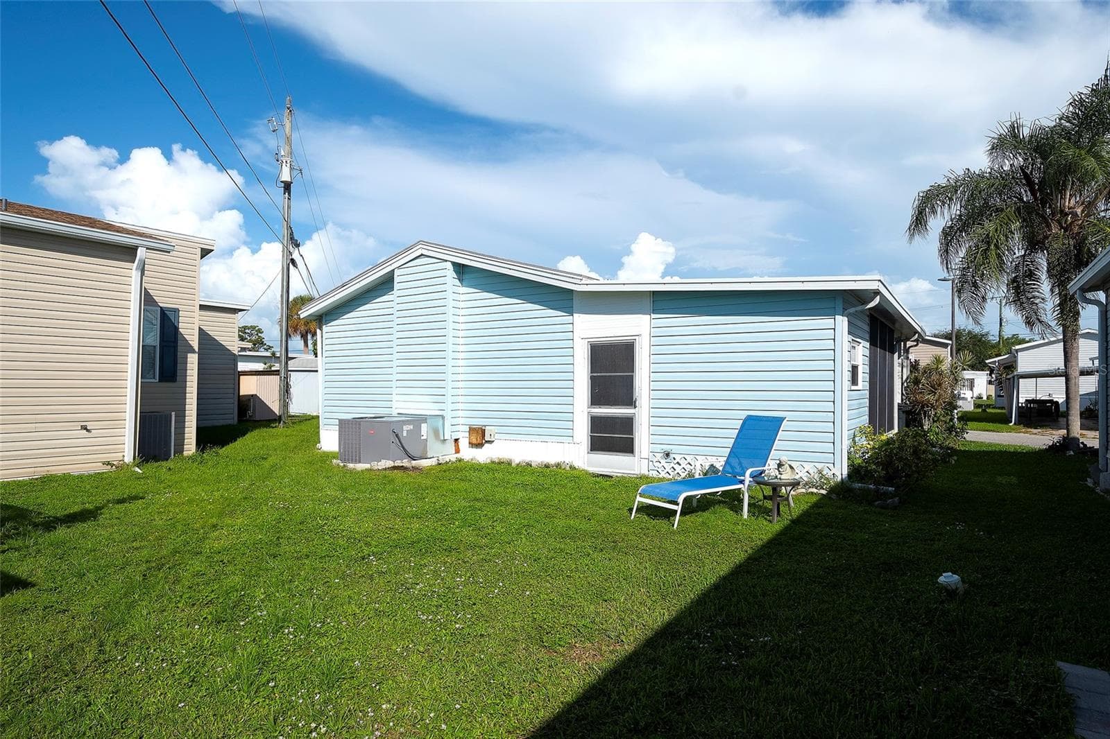 open space in back yard - 2062 CHAMPION ST, SARASOTA