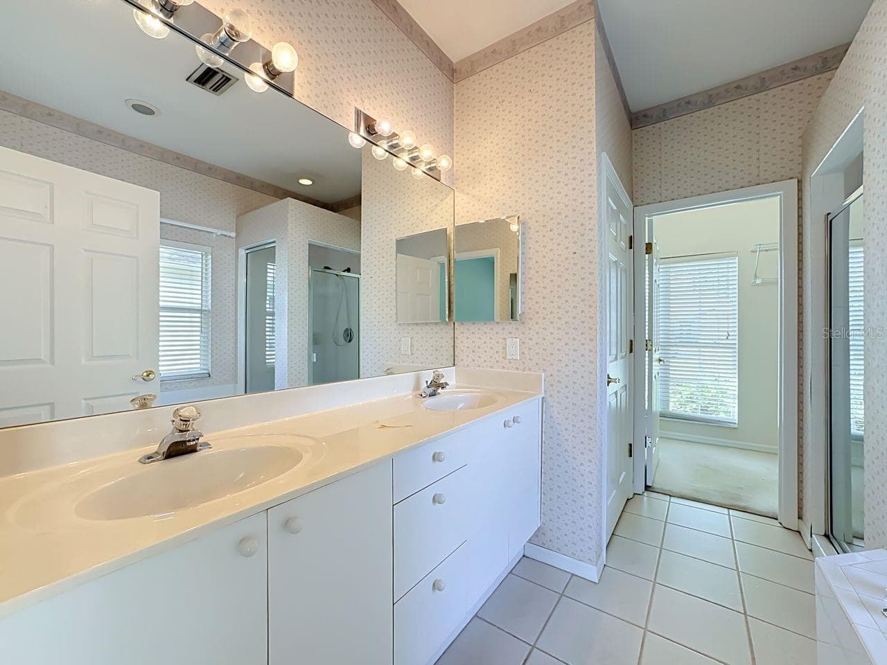 Primary Bath View # 1 - 9250 NW 13TH AVENUE CIR, BRADENTON