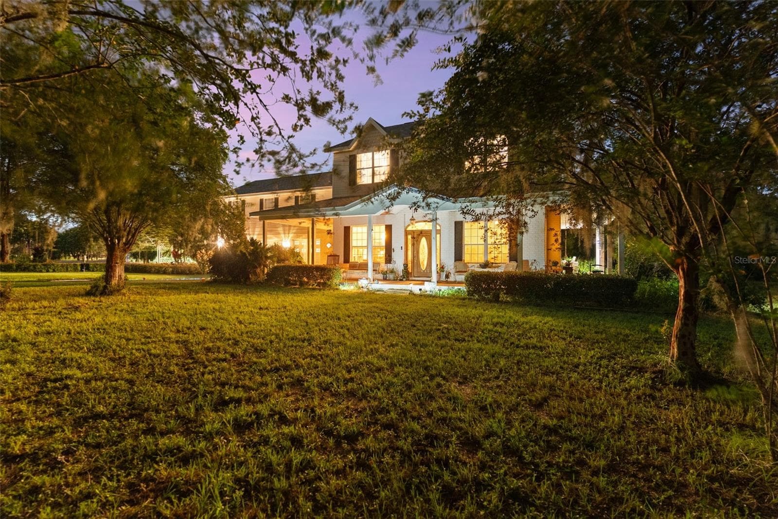 Single Family Residence at 13621 MCINTOSH RD, THONOTOSASSA, photo 4 of 35