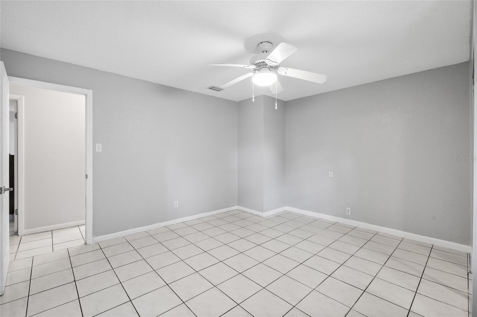 Single Family Residence at 7402 W KNIGHTS GRIFFIN RD, PLANT CITY, photo 15 of 40
