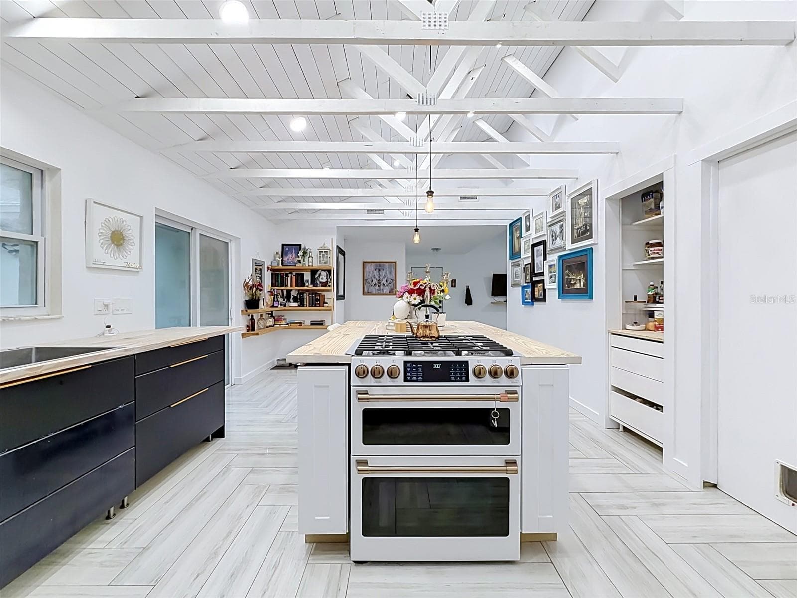 Imagine yourself in this gourmet kitchen - 635 BONIVIEW LN, ALTAMONTE SPRINGS