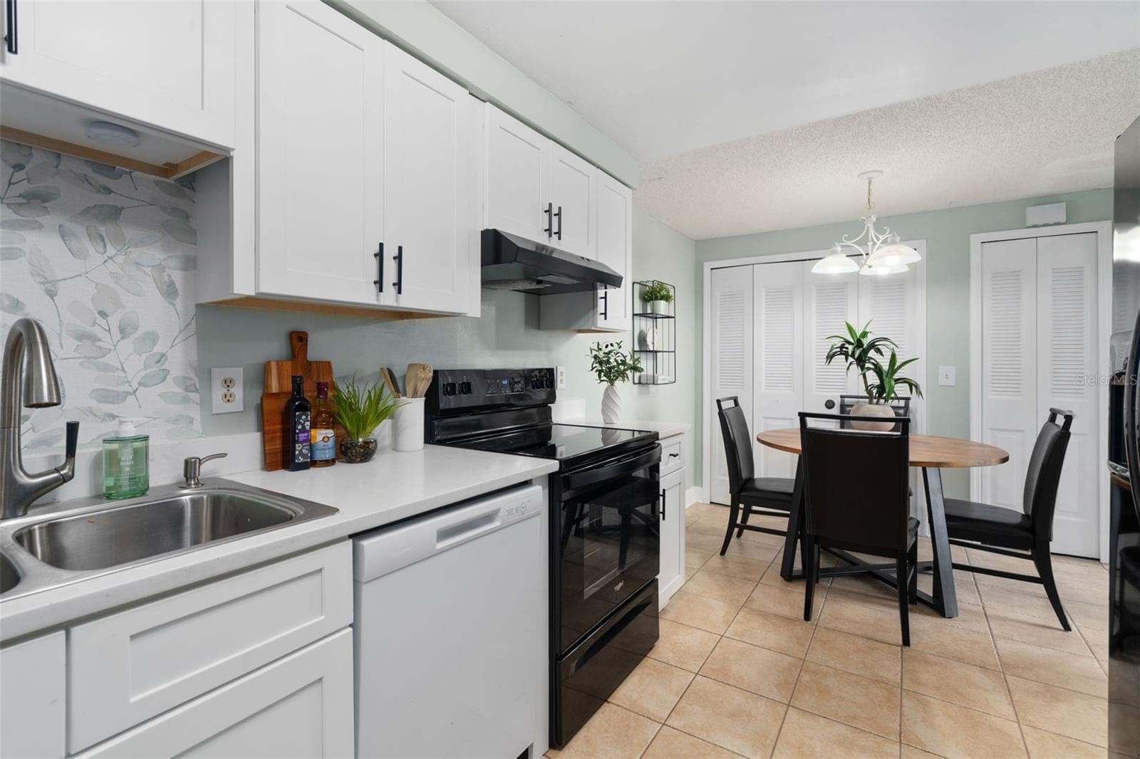 Townhouse at 612 WOODRIDGE DR, CASSELBERRY, photo 12 of 52