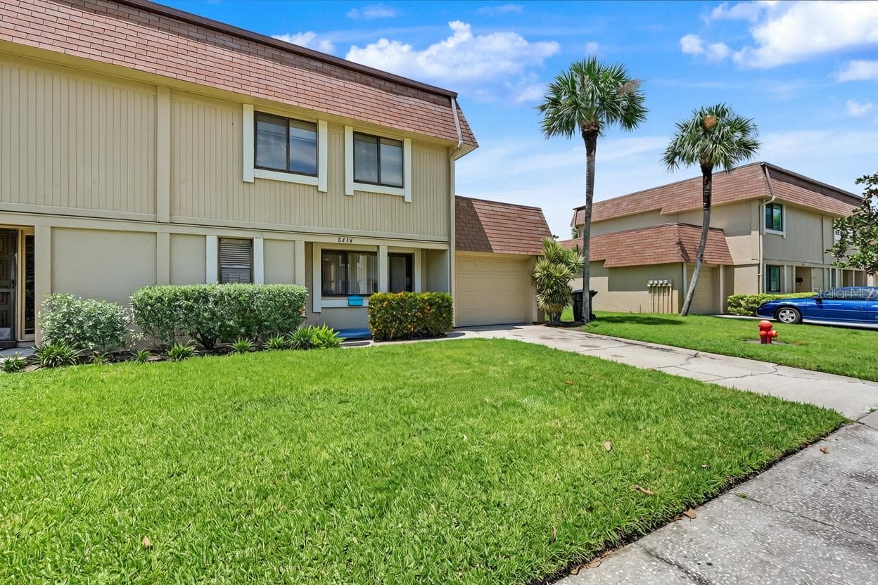 Townhouse at 8414 17TH ST N, ST PETERSBURG, photo 50 of 52