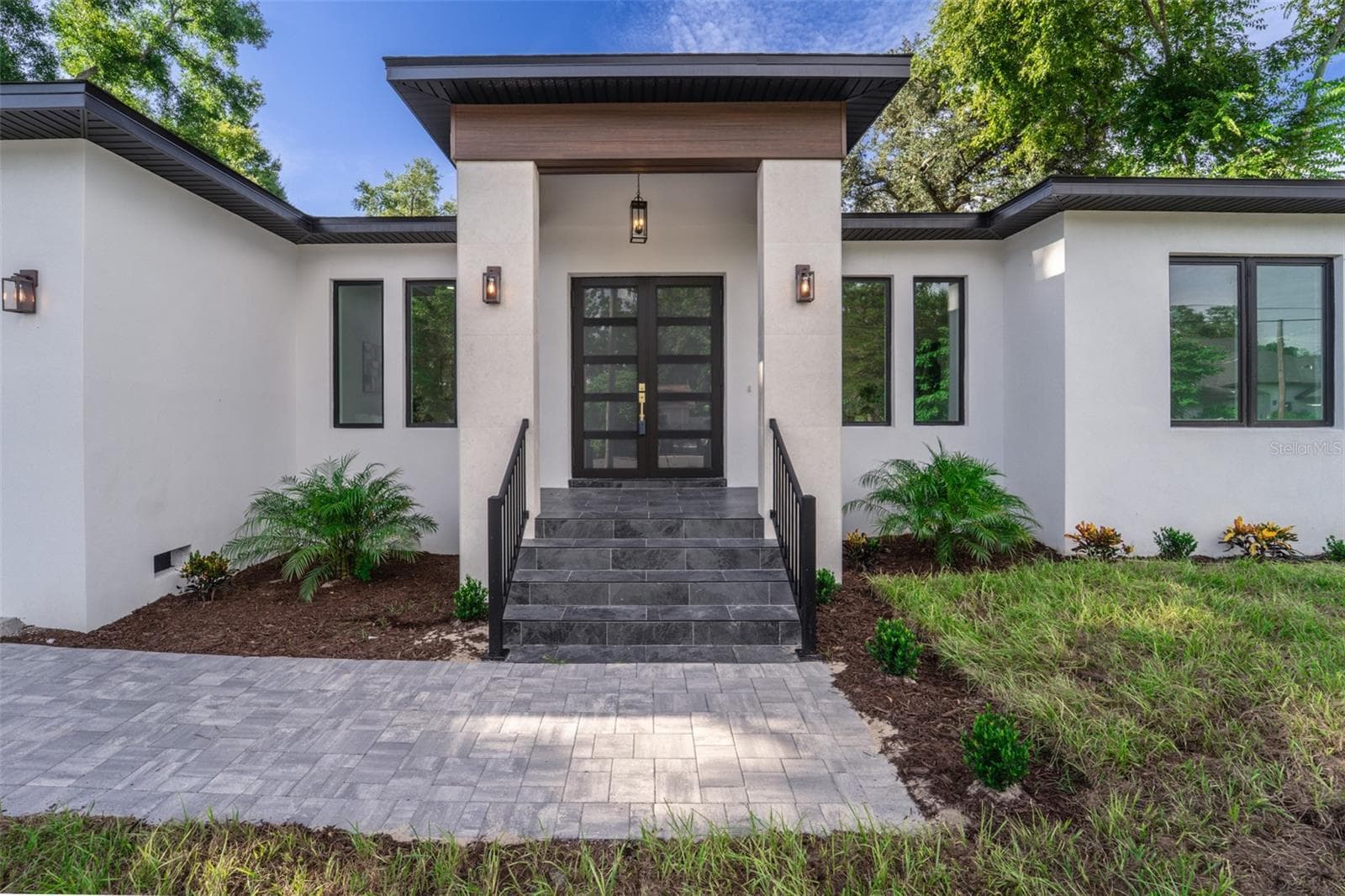 Single Family Residence at 8326 JUNE ST, TAMPA, photo 2 of 51