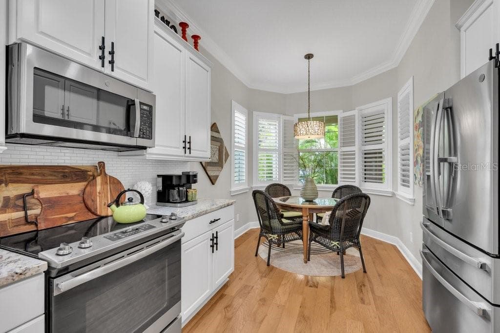 Single Family Residence at 4952 SANDY GLEN WAY, WIMAUMA, photo 9 of 51