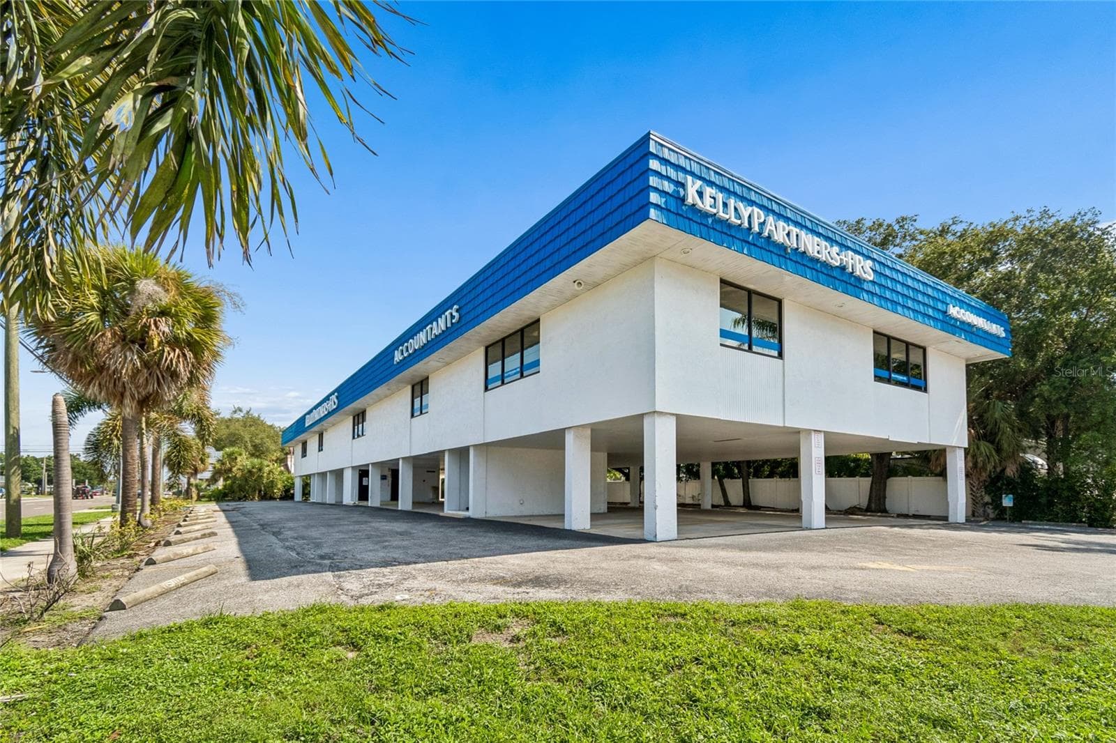 Exterior - 1301 66TH ST N, ST PETERSBURG