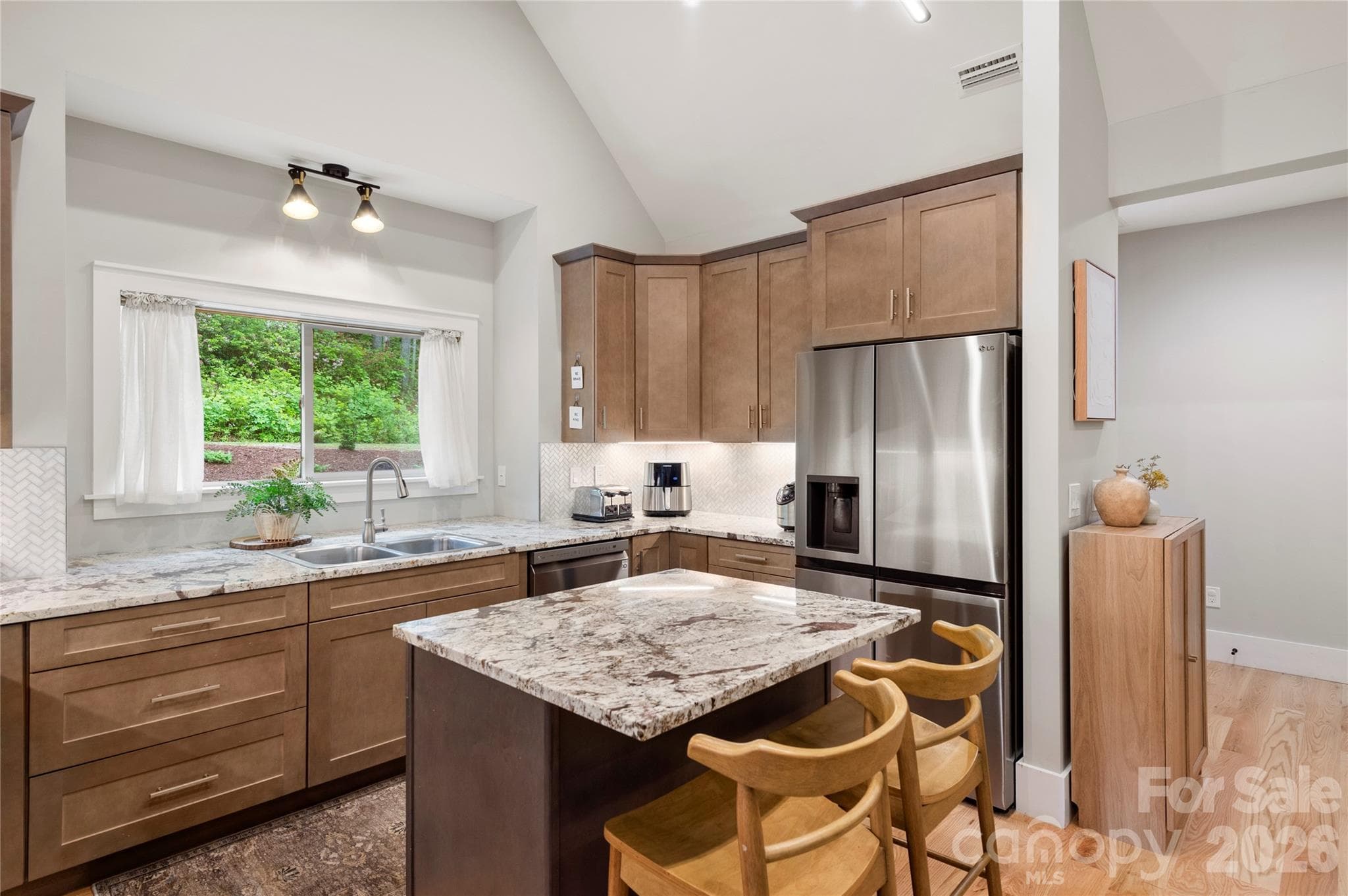 Single Family Residence at 68 Huckleberry Ridge Lane, Zirconia, photo 10 of 45