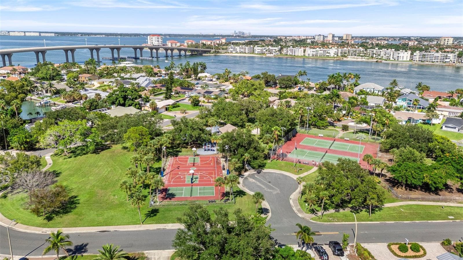 Vina Del Mar Park - 251 N JULIA CIR, ST PETE BEACH