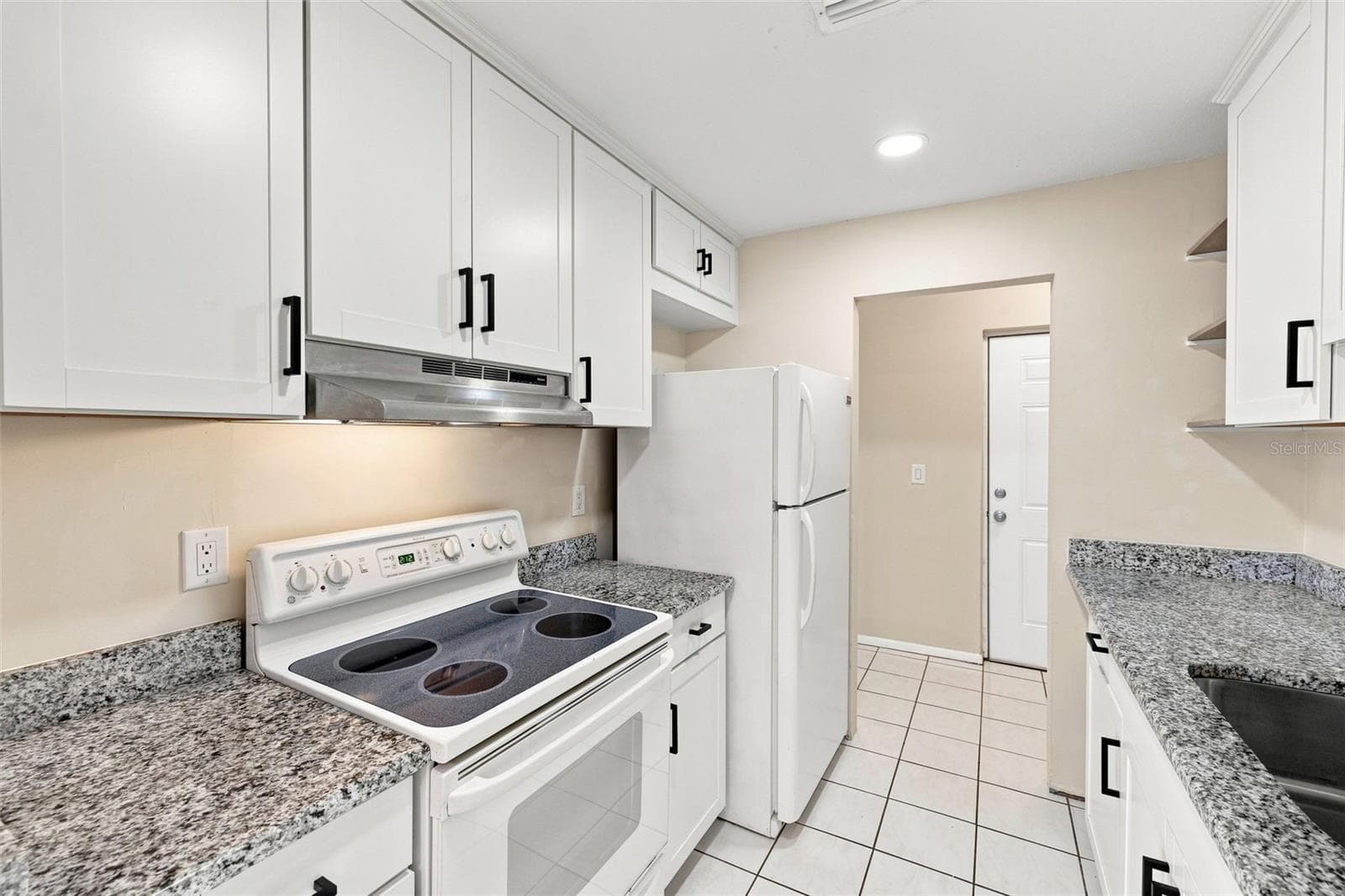 Condominium at 11409 8TH ST N #1504, ST PETERSBURG, photo 7 of 24