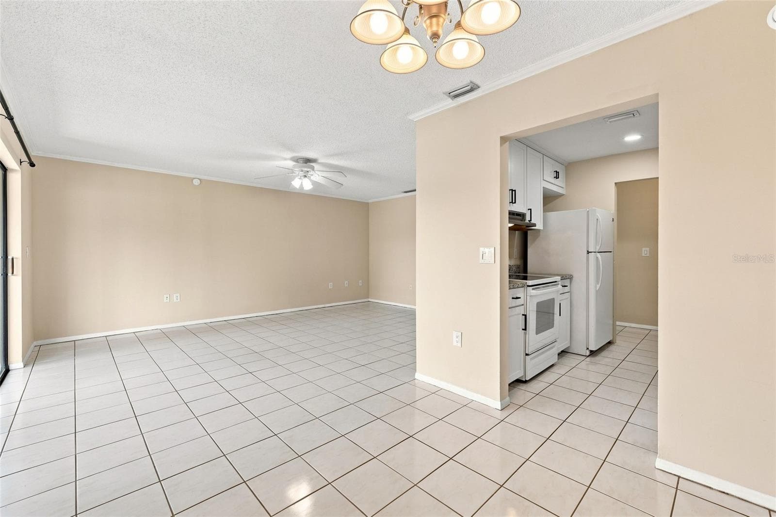 Condominium at 11409 8TH ST N #1504, ST PETERSBURG, photo 9 of 24