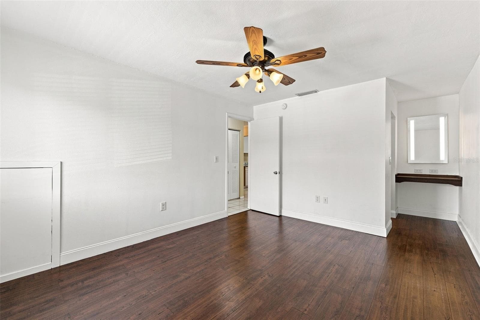 Large Bedroom with Dressing Area. - 11409 8TH ST N #1504, ST PETERSBURG