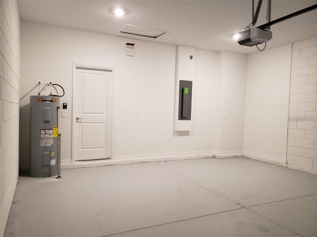 Garage - 4249 BABBLING BROOK WAY, KISSIMMEE
