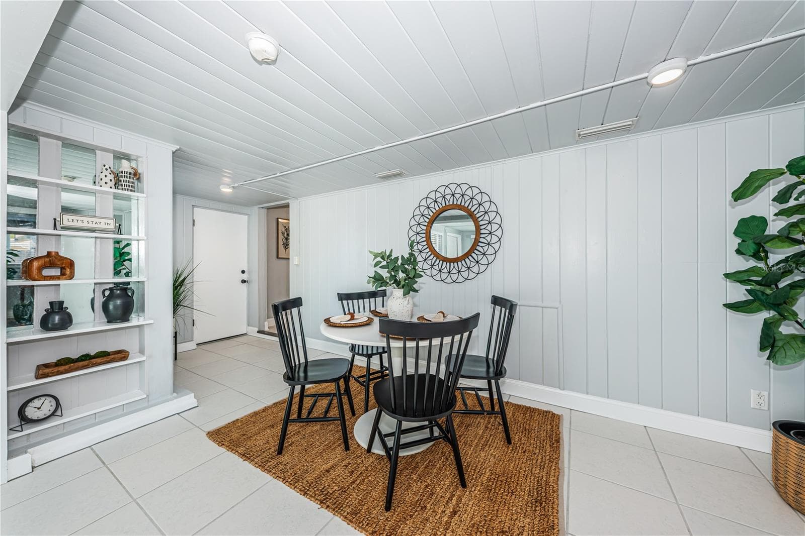 27’x15.5’ Dining and/or Florida Room Combo - 262 40 AVE NE, ST PETERSBURG