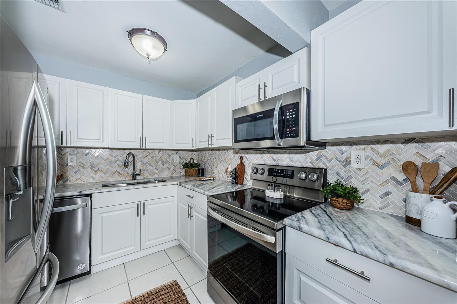 14.6’x7.2’ Stainless, Quartz Lot of Storage - 262 40 AVE NE, ST PETERSBURG