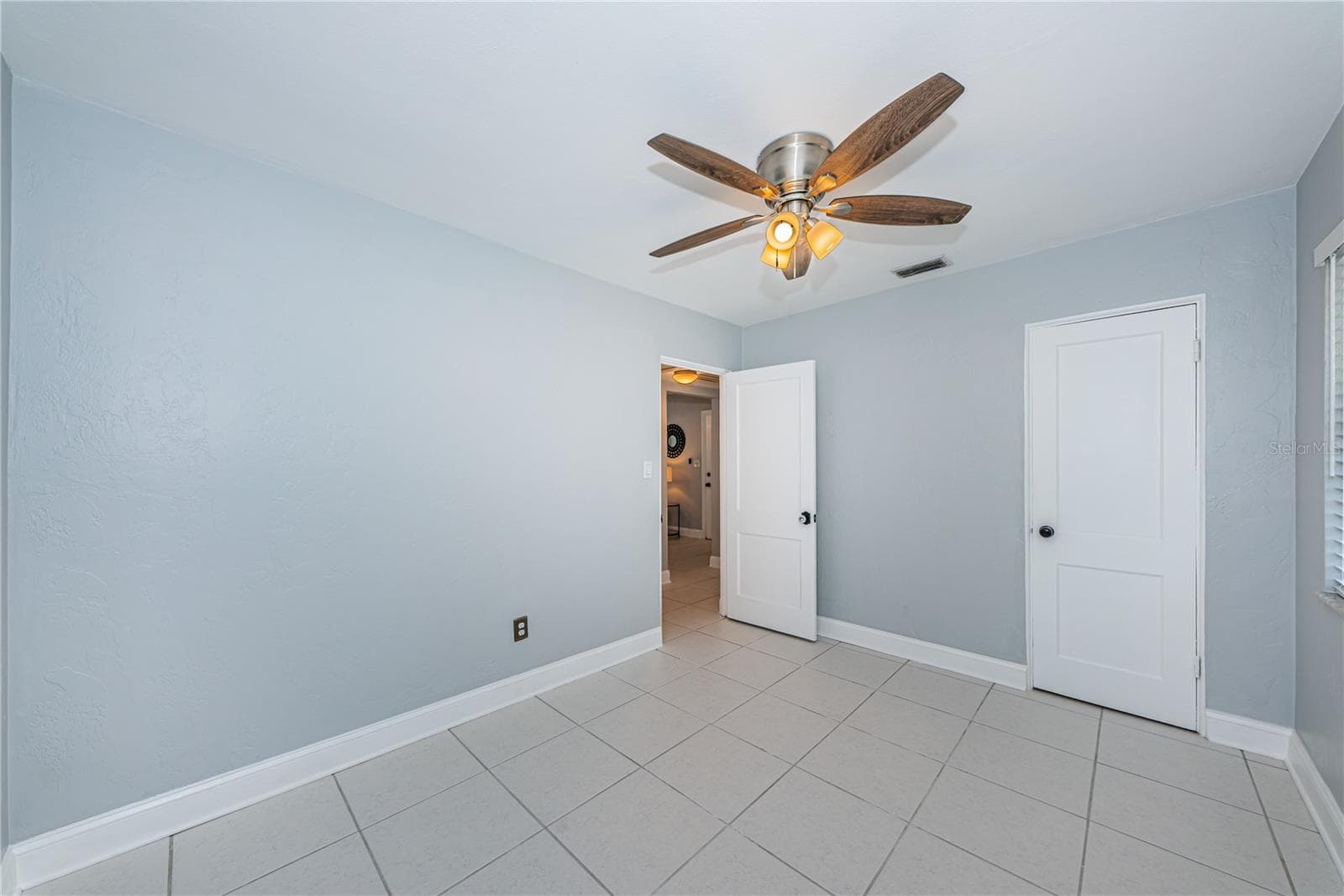 12.8’x9.6’ Second Potential Master Bed - 262 40 AVE NE, ST PETERSBURG