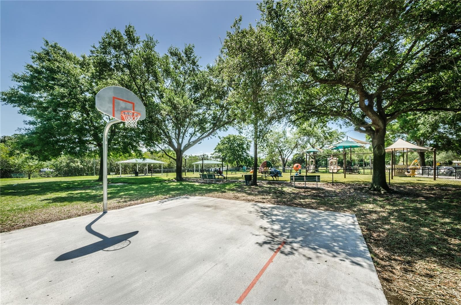 Crisp Park Basketball Area - 262 40 AVE NE, ST PETERSBURG