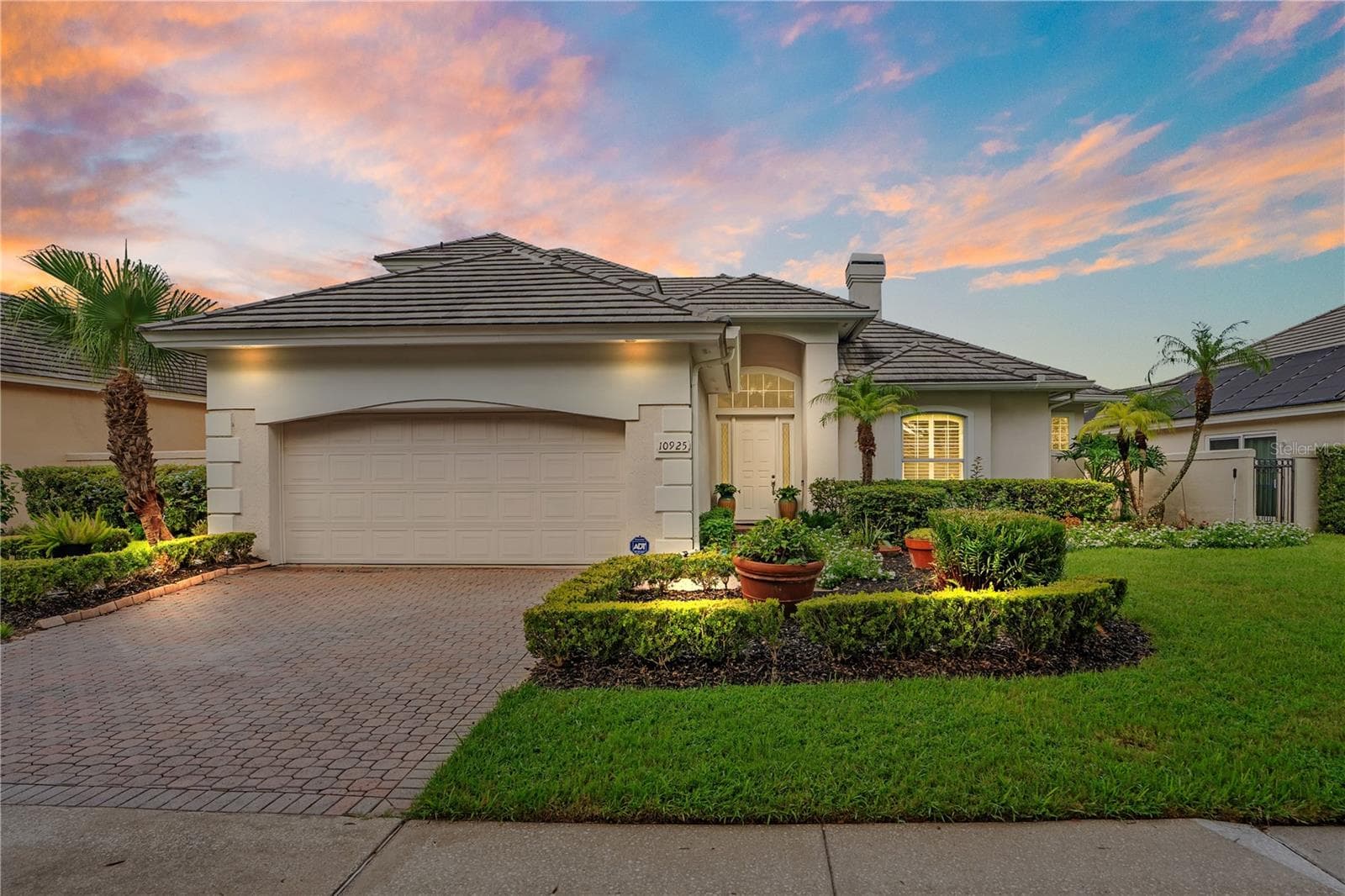10925 WOODCHASE CIR