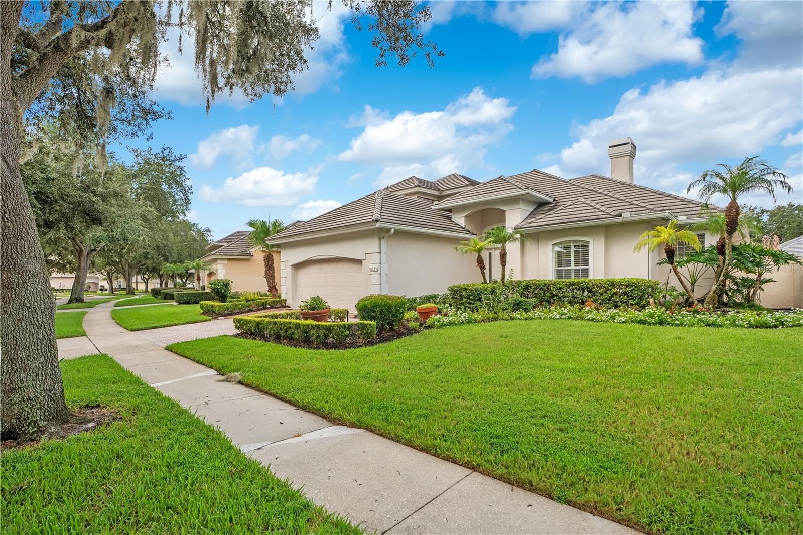 Single Family Residence at 10925 WOODCHASE CIR, ORLANDO, photo 3 of 46