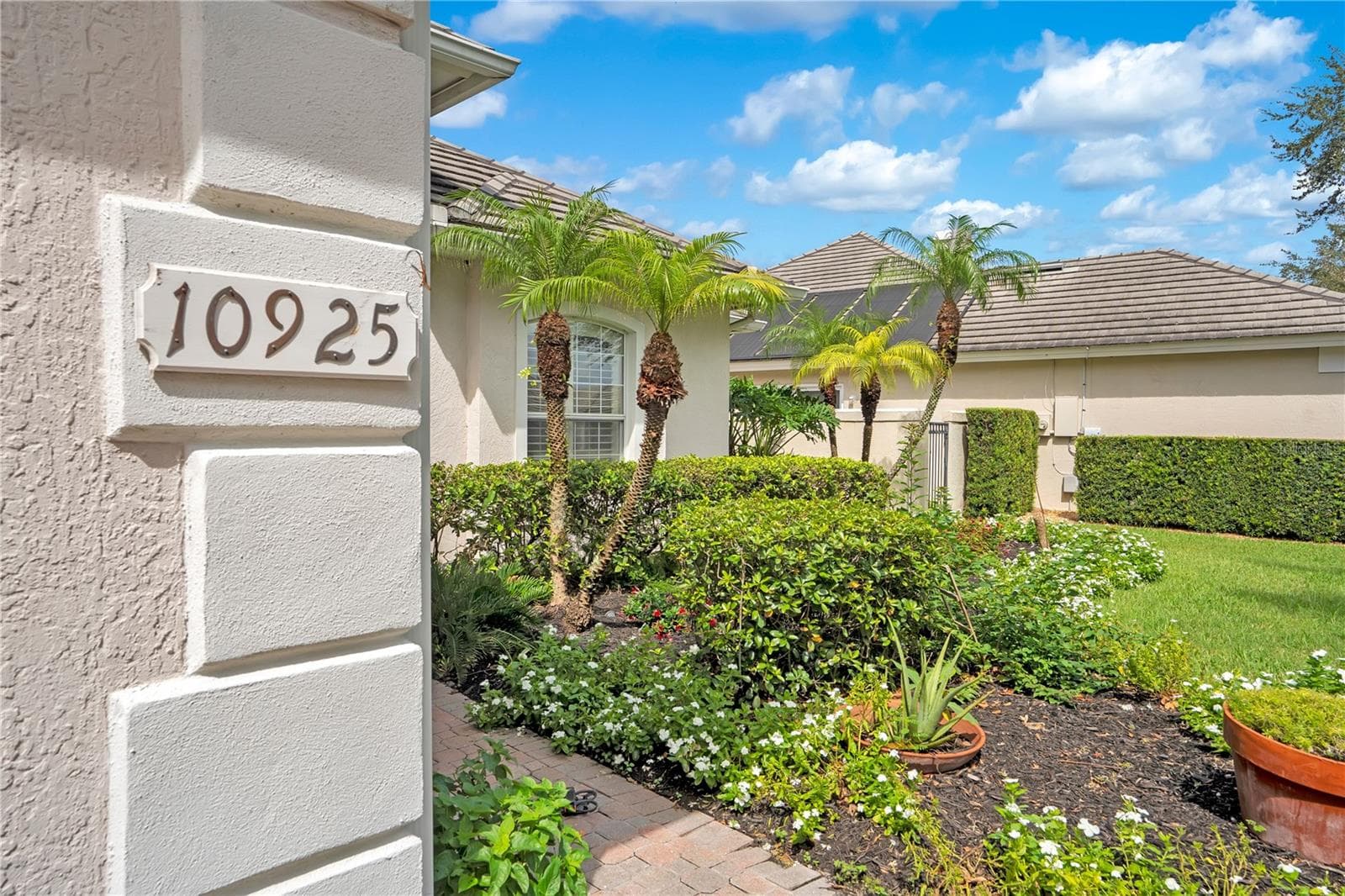 Single Family Residence at 10925 WOODCHASE CIR, ORLANDO, photo 5 of 46