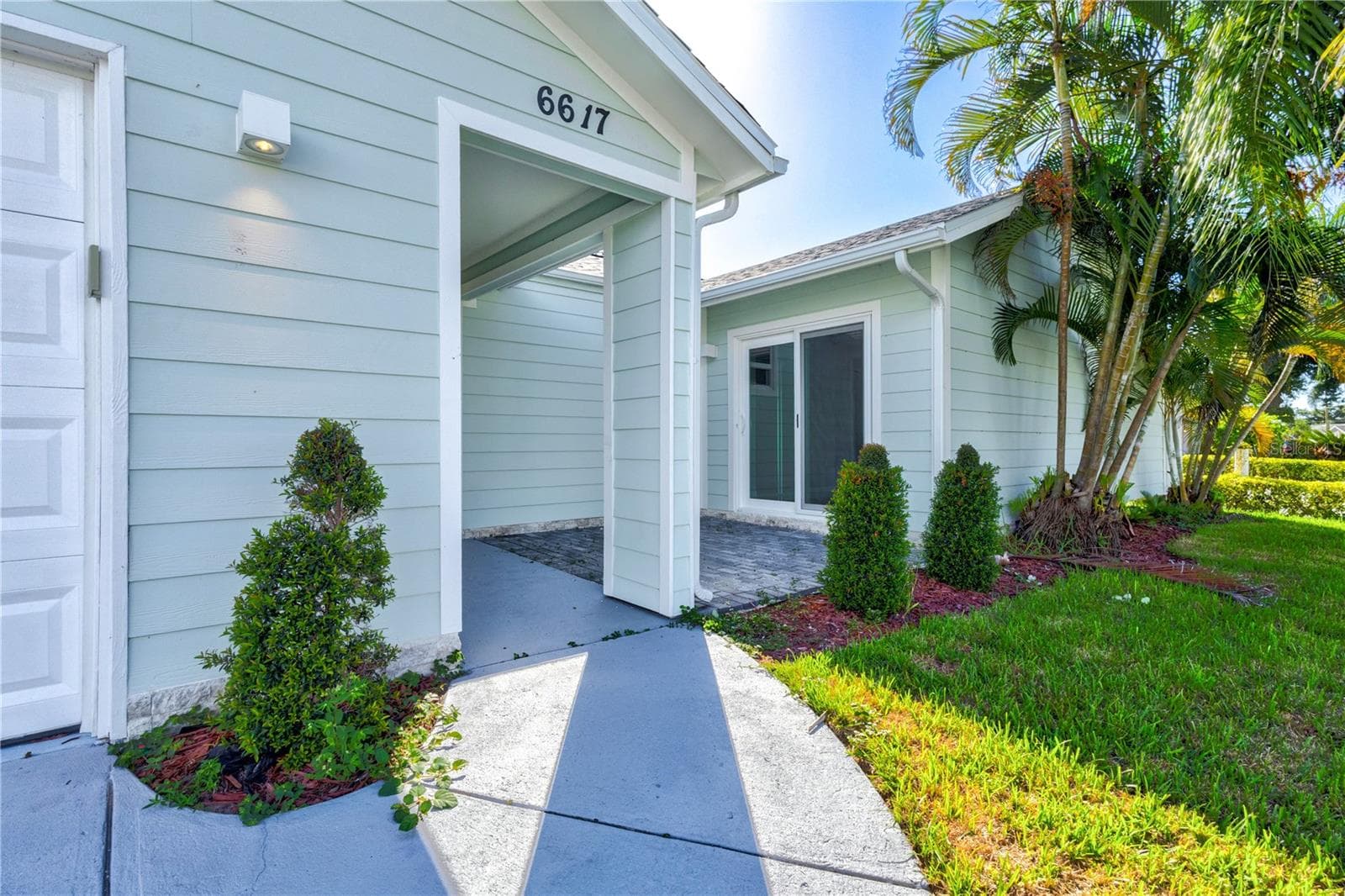 Single Family Residence at 6617 MAUNA LOA BLVD, SARASOTA, photo 5 of 78
