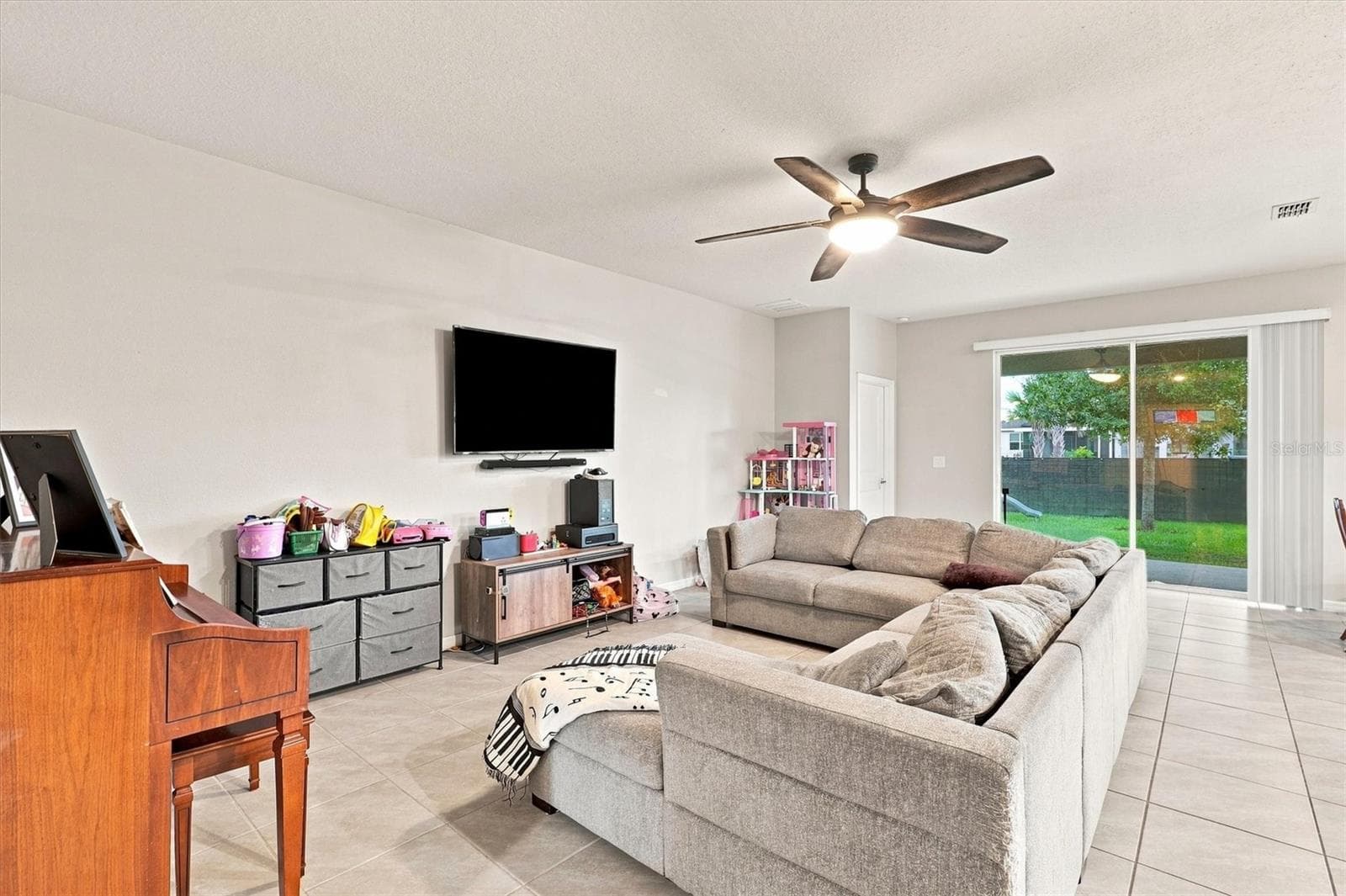 Single Family Residence at 5310 SUNSHINE DR, WILDWOOD, photo 4 of 43